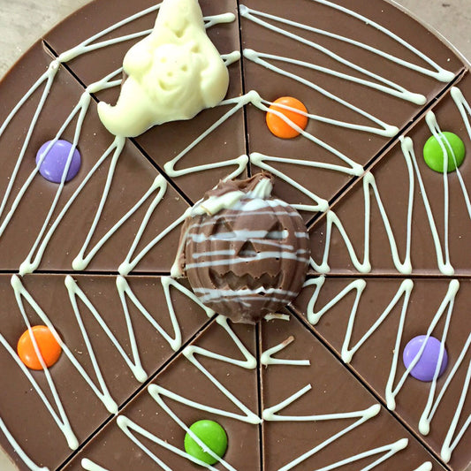 HALLOWEEN CHOCOLATE PIZZA