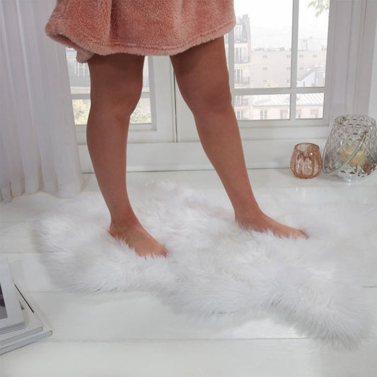 Sienna Faux Fur Sheepskin Rug, White - 60 x 90cm
